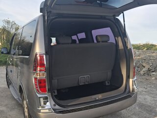 2011 Hyundai Grand Starex I, серый, 1800000 рублей, вид 5