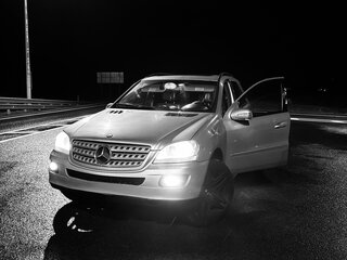 2005 Mercedes-Benz M-Класс 350 II (W164), серебристый, 700000 рублей, вид 2