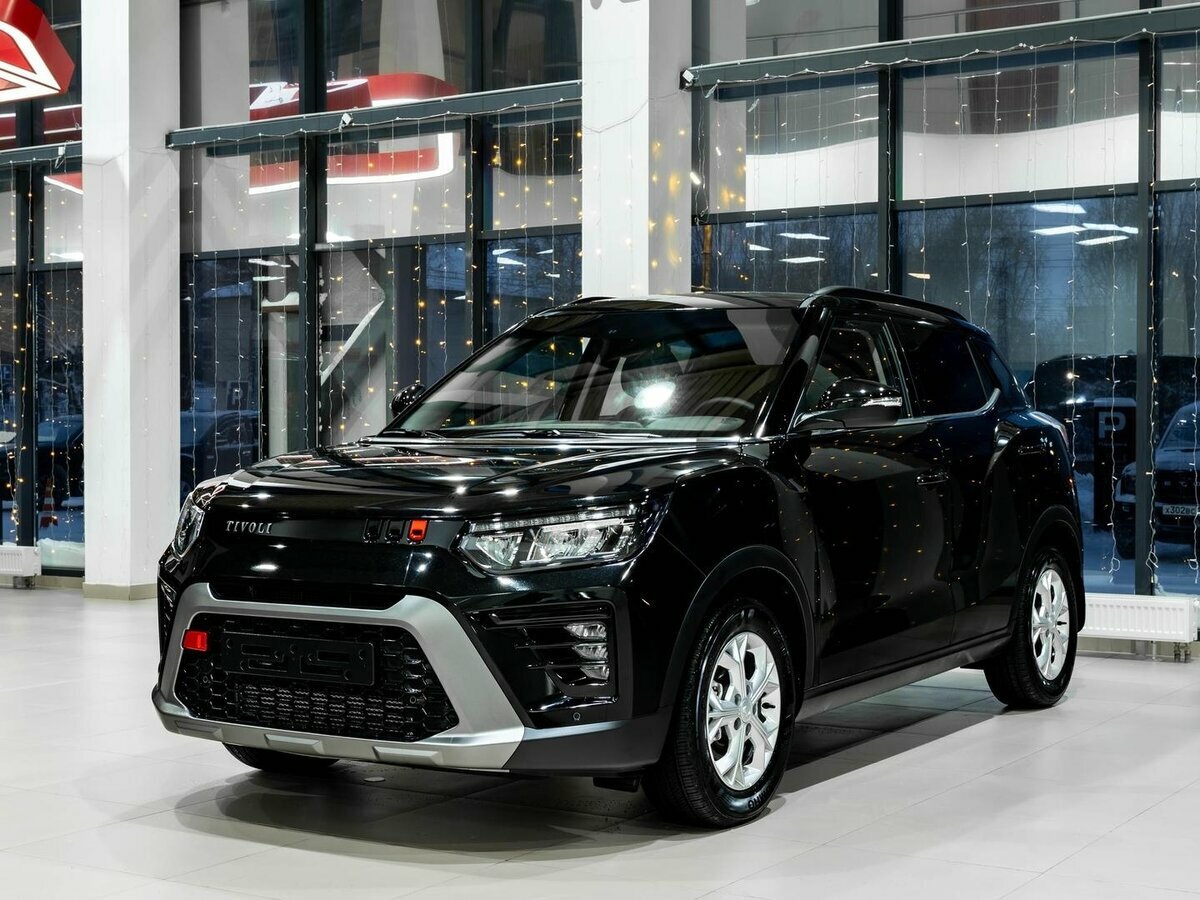 Открыть фотографии: KGM Tivoli