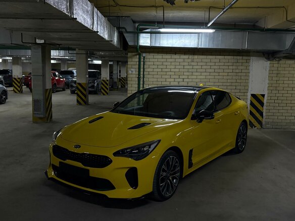 2018 Kia Stinger I, жёлтый, 2550000 рублей