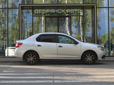 2015 Renault Logan II, серый, 745000 рублей, вид 4