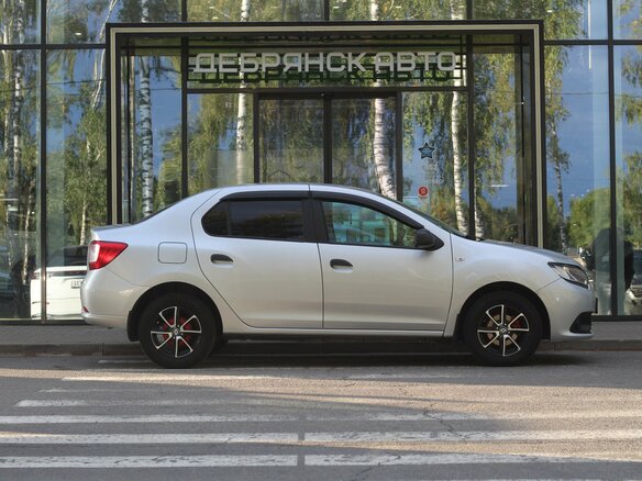 2015 Renault Logan II, серый, 745000 рублей - вид 3