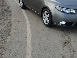 2010 Kia Cerato 4-speed II, серый, 700000 рублей, вид 3
