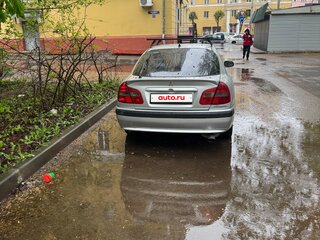 2002 Mitsubishi Carisma I Рестайлинг, серебристый, 139990 рублей, вид 2
