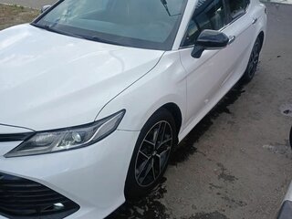2020 Toyota Camry VIII (XV70), жёлтый, 1750000 рублей, вид 3