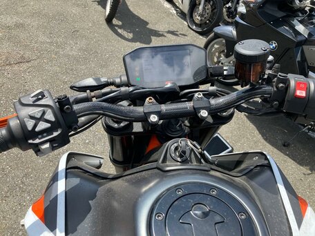 2020 KTM 890 Duke R, белый, 717000 рублей, вид 5