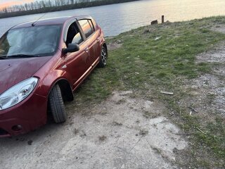 2011 Renault Sandero I, красный, 450000 рублей, вид 4