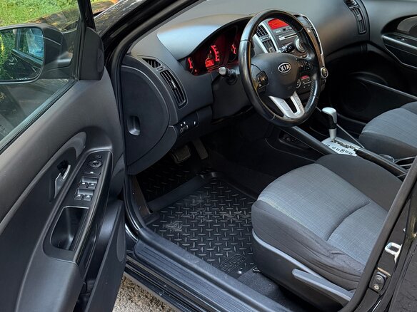 2011 Kia Ceed I Рестайлинг, чёрный, 850000 рублей - вид 9