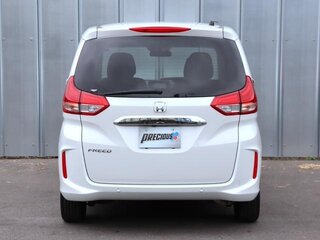 2022 Honda Freed II Рестайлинг, белый, 1260000 рублей, вид 5