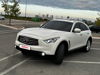 2012 Infiniti FX30d II (S51) Рестайлинг, белый, 1800000 рублей, вид 3