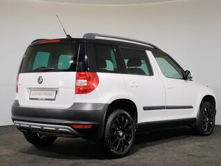 2012 Skoda Yeti I, белый, 700000 рублей, вид 5