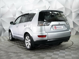 2010 Mitsubishi Outlander II Рестайлинг, серебристый, 1215000 рублей, вид 3