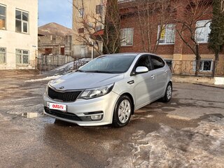 2015 Kia Rio III Рестайлинг, серебристый, 1135000 рублей, вид 1