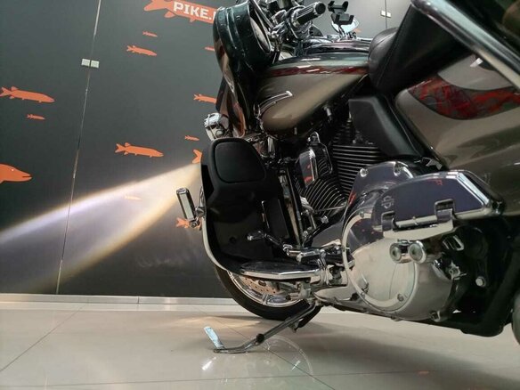2016 Harley-Davidson CVO Limited, серый - вид 6