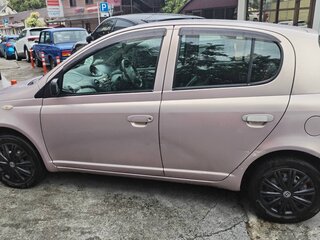 2001 Toyota Vitz I (P10), розовый, 400000 рублей, вид 3