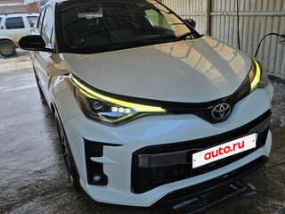 2019 Toyota C-HR I Рестайлинг, белый, 2600000 рублей, вид 3