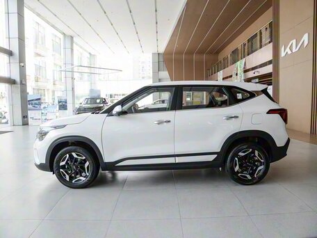 2026 Kia Seltos I Рестайлинг, белый, 2100000 рублей, вид 3