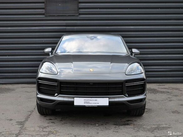 2020 Porsche Cayenne Turbo S E-Hybrid III, серый, 11500000 рублей - вид 1