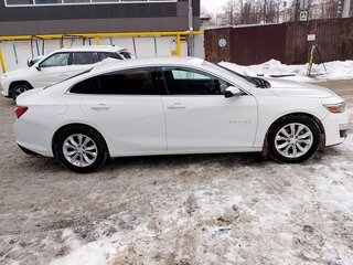 2020 Chevrolet Malibu IX Рестайлинг, белый, 1250000 рублей, вид 2