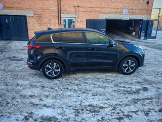 2020 Kia Sportage IV Рестайлинг, чёрный, 1750000 рублей, вид 4