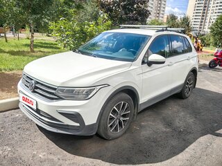 2021 Volkswagen Tiguan II Рестайлинг, белый, 2690000 рублей, вид 1