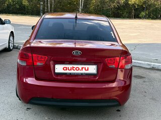 2010 Kia Cerato 6-speed II, красный, 500000 рублей, вид 4