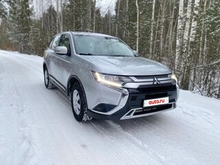 2021 Mitsubishi Outlander III Рестайлинг 3, серый, 2250000 рублей, вид 2
