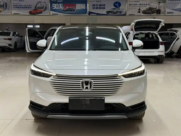 2022 Honda Vezel II, белый, 1700000 рублей - вид 1