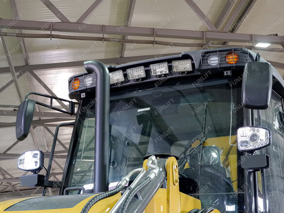 2025 Hyper H695F, золотистый, 6670000 рублей - вид 29
