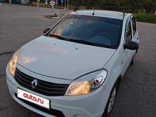 2012 Renault Sandero I, белый, 565000 рублей, вид 3