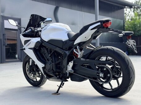 2023 Honda CBR 650R, белый, 1080000 рублей, вид 5