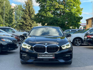 2019 BMW 1 серии 118i III (F40), чёрный, 2399000 рублей, вид 5