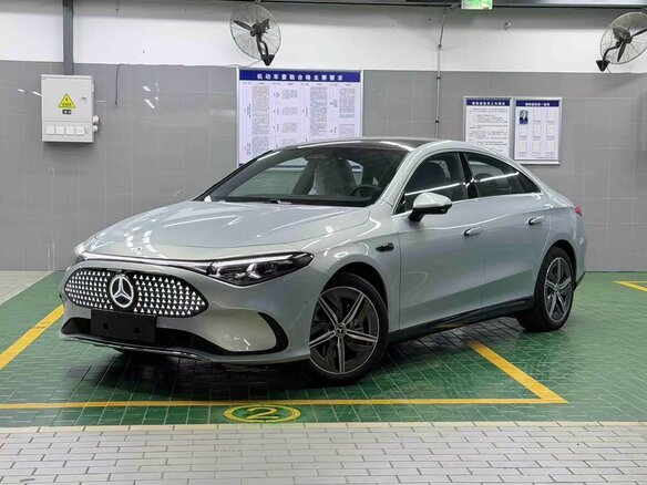 2025 Mercedes-Benz CLA 300 L III (C174, X174), серебристый - вид 1