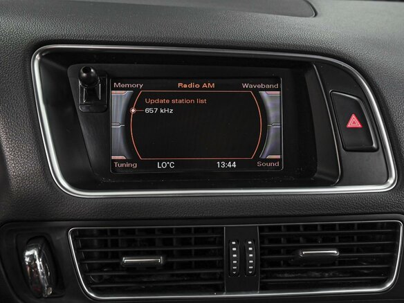 2010 Audi Q5 I (8R), красный - вид 14