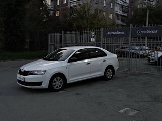 2017 Skoda Rapid I, белый, 830000 рублей, вид 4
