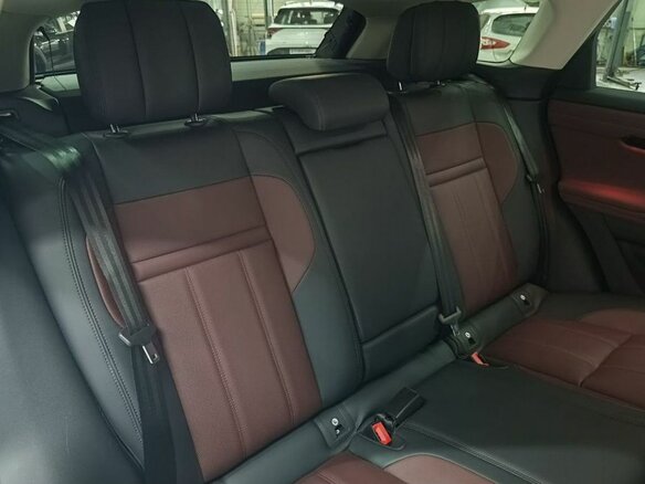 2025 Land Rover Range Rover Evoque L II Рестайлинг, белый, 5699000 рублей - вид 13