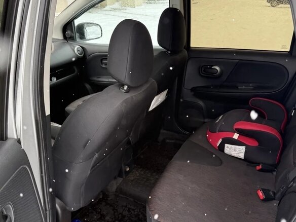 2010 Nissan Note I Рестайлинг, серебристый, 630000 рублей - вид 13