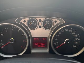 2010 Ford Focus II Рестайлинг, чёрный, 700000 рублей, вид 5