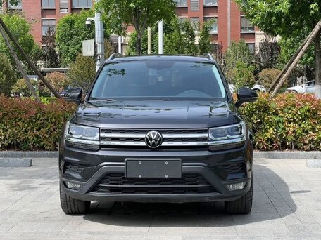 2023 Volkswagen Tharu I, чёрный, 2100000 рублей, вид 3