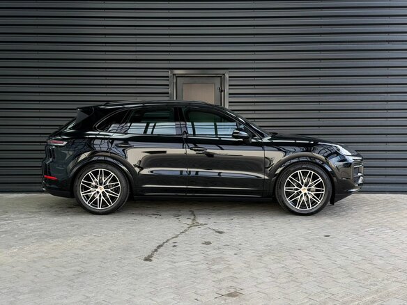 2026 Porsche Cayenne III Рестайлинг, чёрный, 21000000 рублей - вид 5