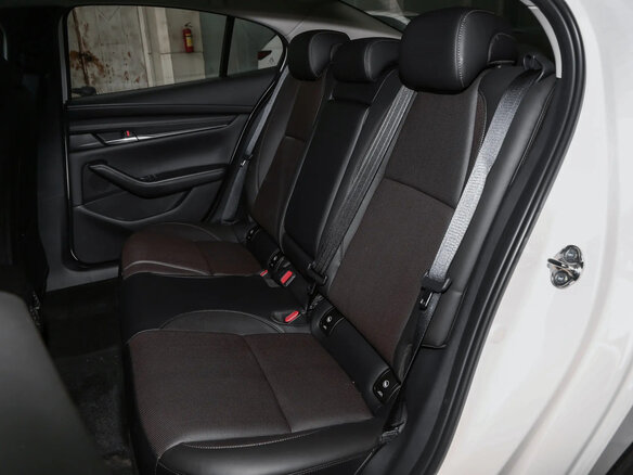 2025 Mazda 3 Axela IV (BP), чёрный, 2315000 рублей - вид 16
