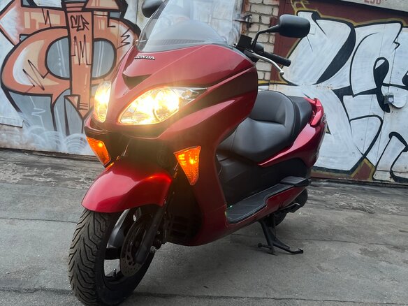 2004 Honda Forza, красный, 189000 рублей - вид 4