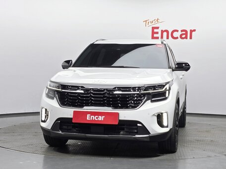 2023 Kia Seltos I Рестайлинг, белый, 2290000 рублей, вид 2