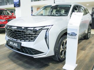2026 Geely Atlas II, серебристый, 4119990 рублей, вид 2