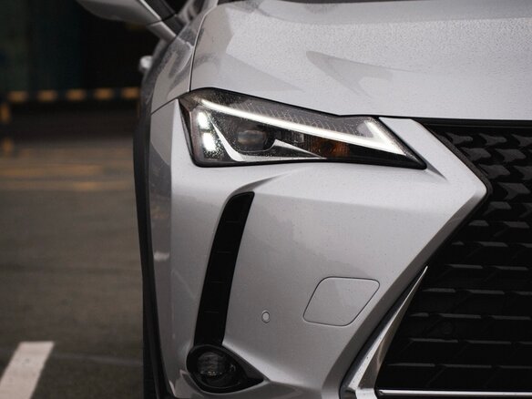 2020 Lexus UX 260h I, серебристый, 3000000 рублей - вид 13