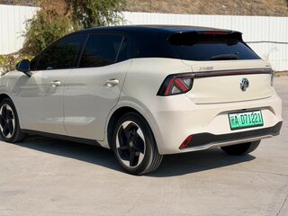2026 MG 4 EV 42.8 kWh II, бежевый, 1580000 рублей, вид 5