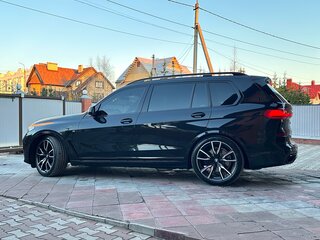 2021 BMW X7 40d I (G07), чёрный, 8500000 рублей, вид 4