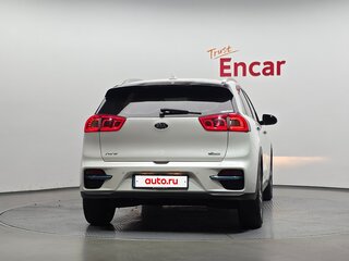 2021 Kia Niro I Рестайлинг, белый, 2000001 рублей, вид 4