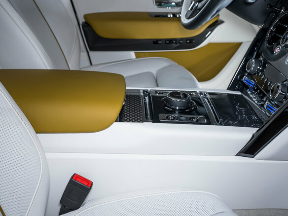 2025 Rolls-Royce Cullinan Black Badge I Рестайлинг (Series II), чёрный, 72000000 рублей - вид 33