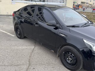 2012 Kia Rio 5-speed III, чёрный, 570000 рублей, вид 2